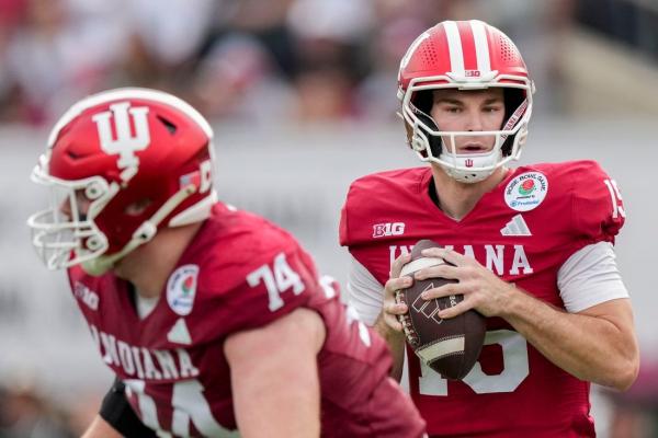Indiana, Miami open as CFP semifinal favorites