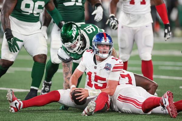 Reports: Giants to bench QB Daniel Jones, start Tommy DeVito thumbnail