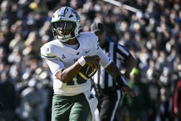 No. 25 Tulane dominates Navy 35-0, wins eighth straight