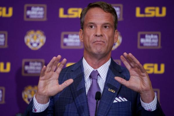 Police: Lane Kiffin escorted to airport, fan road rage claims false