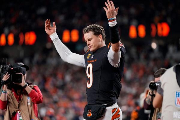 Joe Burrow, playoff-hopeful Bengals take aim at rival Steelers