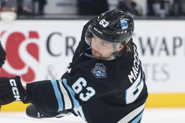 Mammoth send Matias Maccelli to Maple Leafs for draft pick