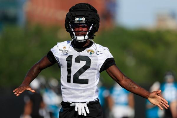Jags WR/CB Travis Hunter misses practice with injury