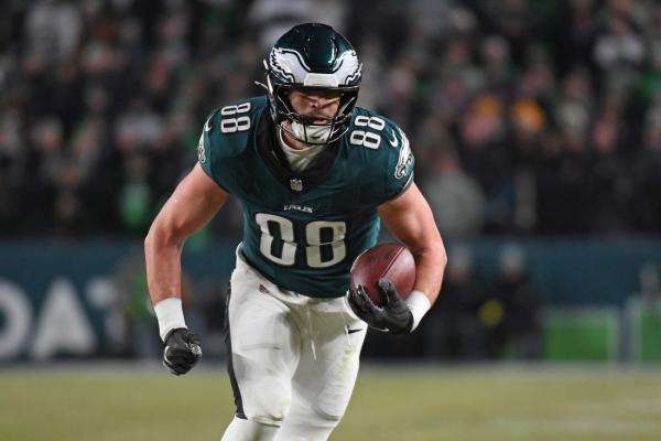 Eagles TE Dallas Goedert returns to practice, to play vs. Rams thumbnail