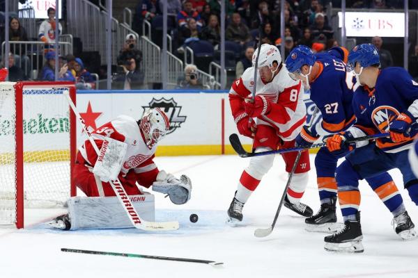 Alex Lyon roars as Red Wings shut out Islanders