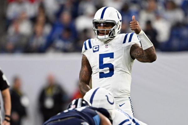 Colts QB Anthony Richardson (back) hopes to play in finale