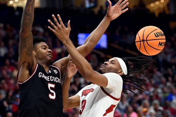 Arkansas beats South Carolina to bolster NCAA Tournament hopes