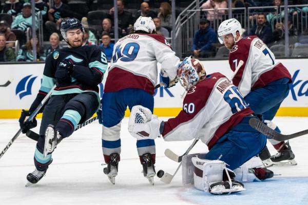 Avalanche find footing on the road, return home against Senators