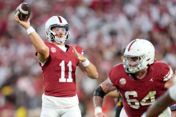 Quarterbacks showing their youth for No. 15 Oklahoma, Tulane