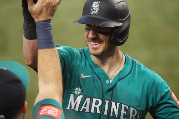 12th-inning uprising carries Mariners over Rangers