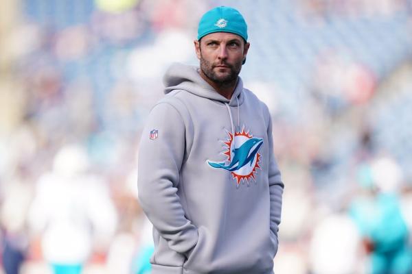 Dolphins dismiss two, including WR coach Wes Welker