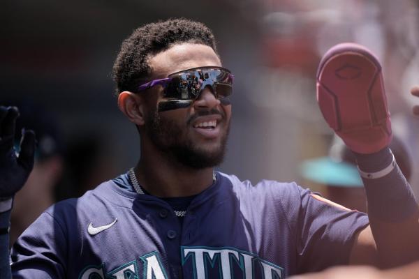George Kirby fans 14 as Mariners edge Angels