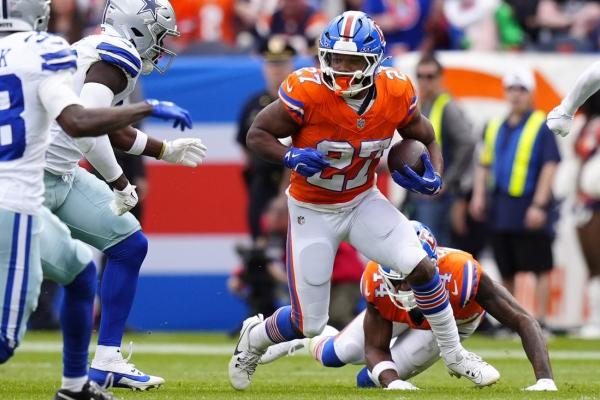 Broncos, Texans square off in battle of elite defenses