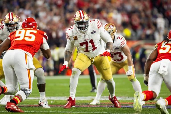 49ers All-Pro LT Trent Williams a no-show due to contract issues