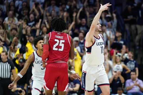 No. 3 UConn opens title defense with rout of Sacred Heart