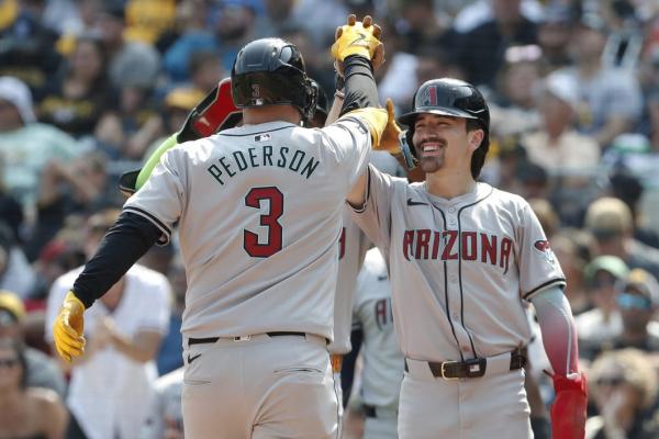 D-backs rally from 4-0 deficit, hold off Pirates thumbnail