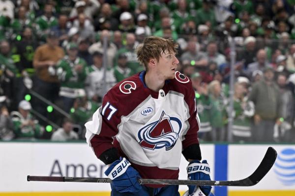 Avalanche sign F Parker Kelly to 4-year extension