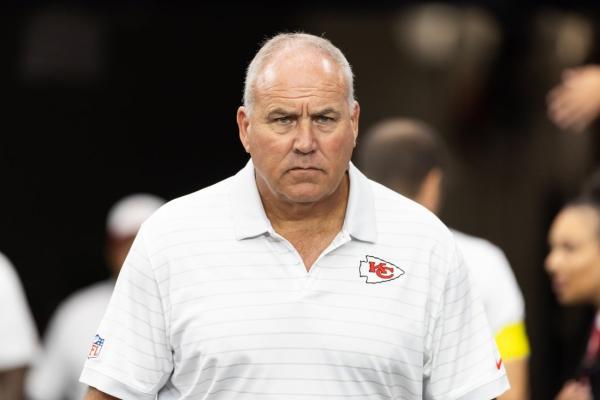 Chiefs ST coach Dave Toub tees off on Donald Trump’s kickoff take