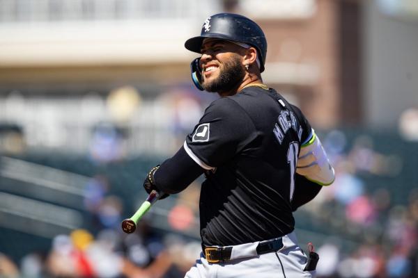 White Sox decline options for Yoan Moncada, Max Stassi