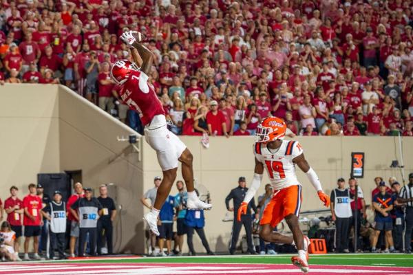 No. 19 Indiana smashes No. 9 Illinois behind 5 Fernando Mendoza TDs