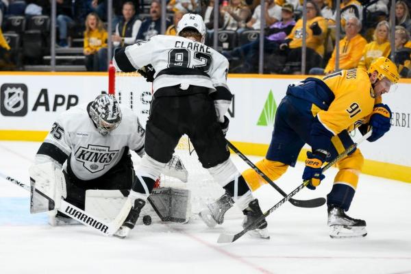 Anze Kopitar sets club record as Kings blank Preds